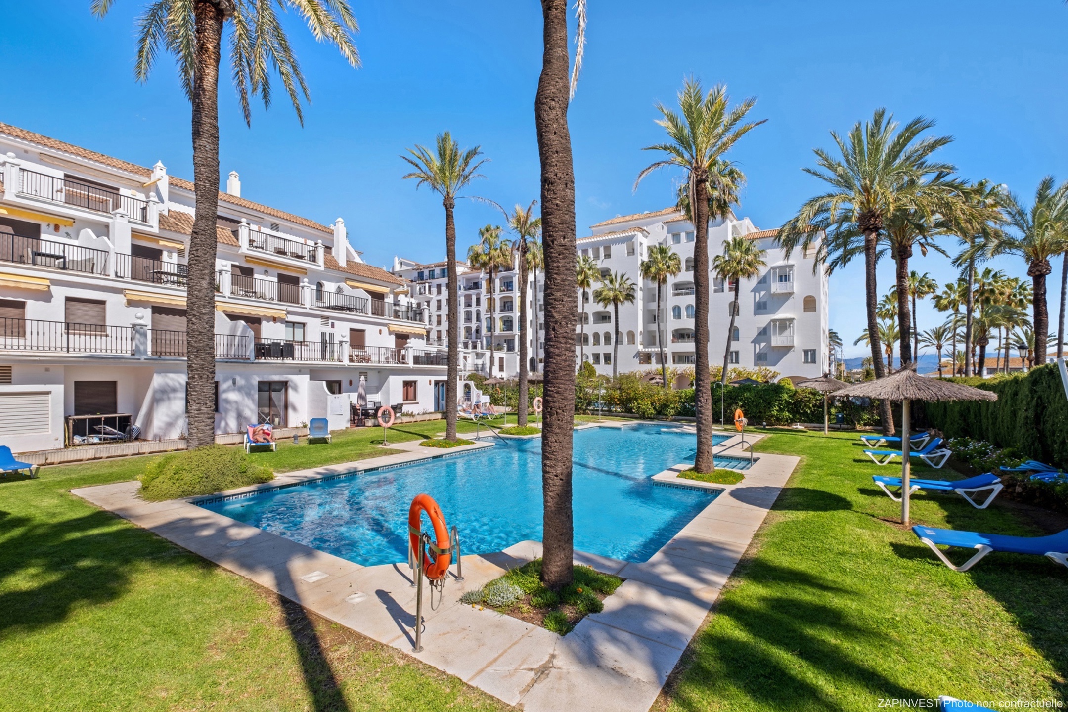 Rez-de-chaussée en bord de mer à La Duquesa, province Malaga, Espagne