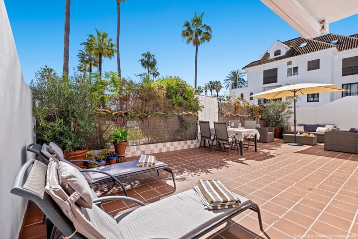 Rez-de-chaussée en bord de mer à La Duquesa, province Malaga, Espagne