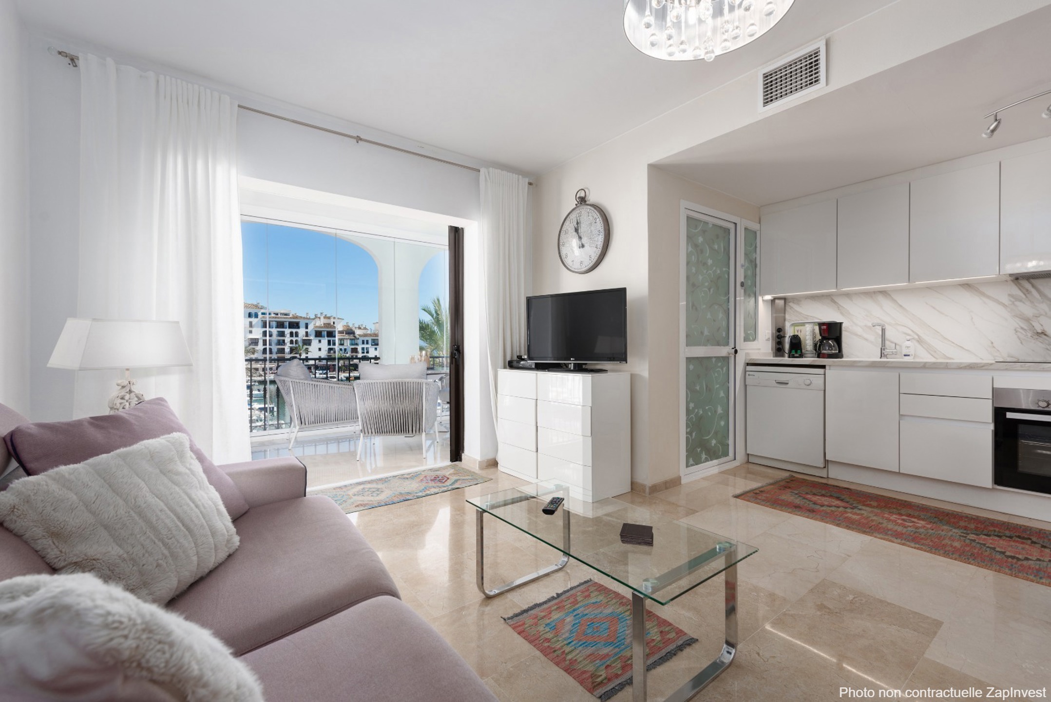 Magnifique appartement au Port de la Duquesa avec des vues splendides sur le port et la mer, Espagne