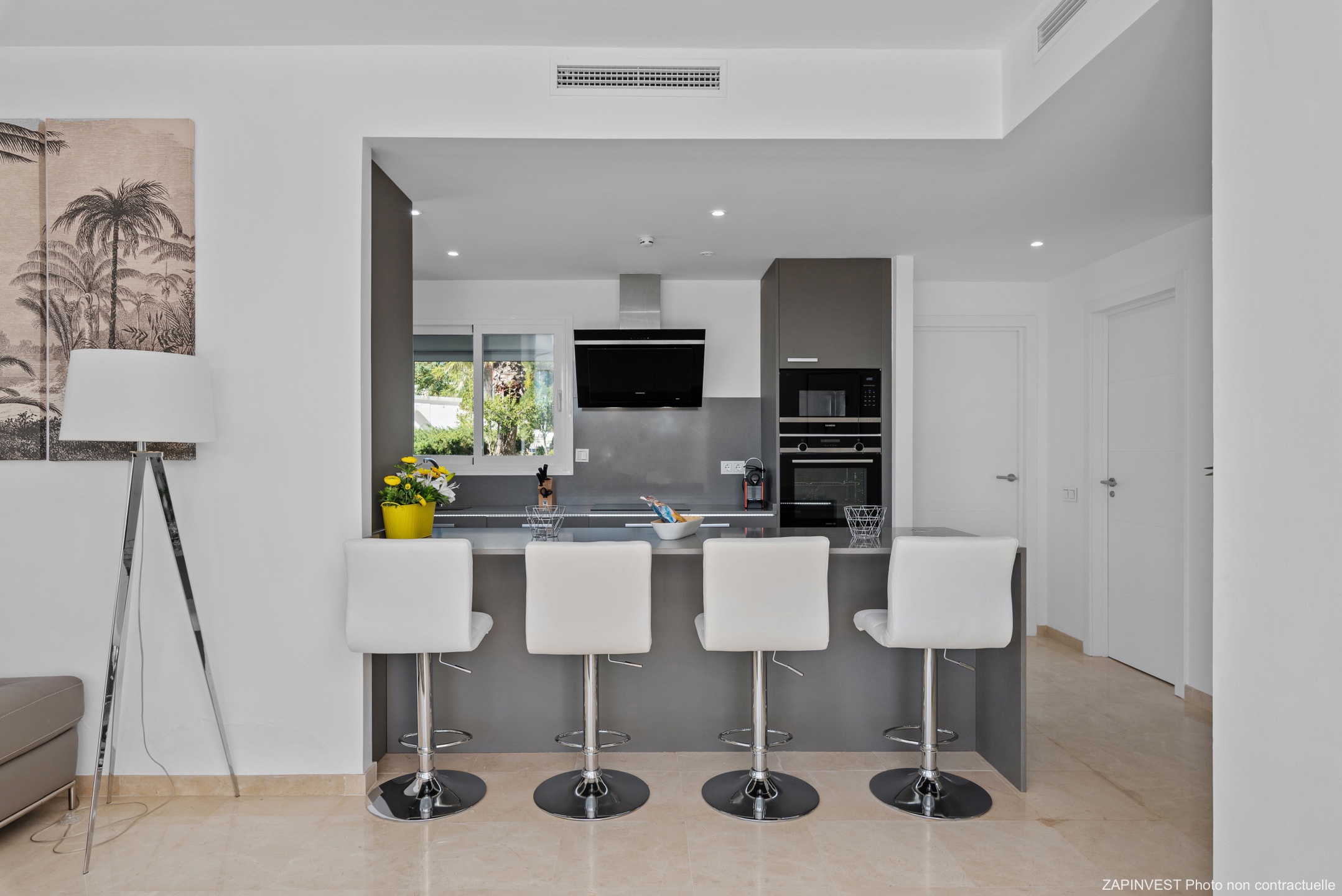 Rez-de-chaussée contemporain avec jardin et vues nature, à deux pas du Crystal Lagoon à Casares Costa, Espagne