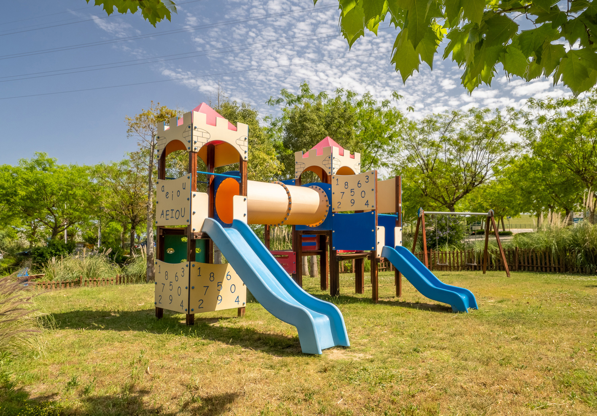 Rez-de-chaussée contemporain avec jardin et vues nature, à deux pas du Crystal Lagoon à Casares Costa, Espagne