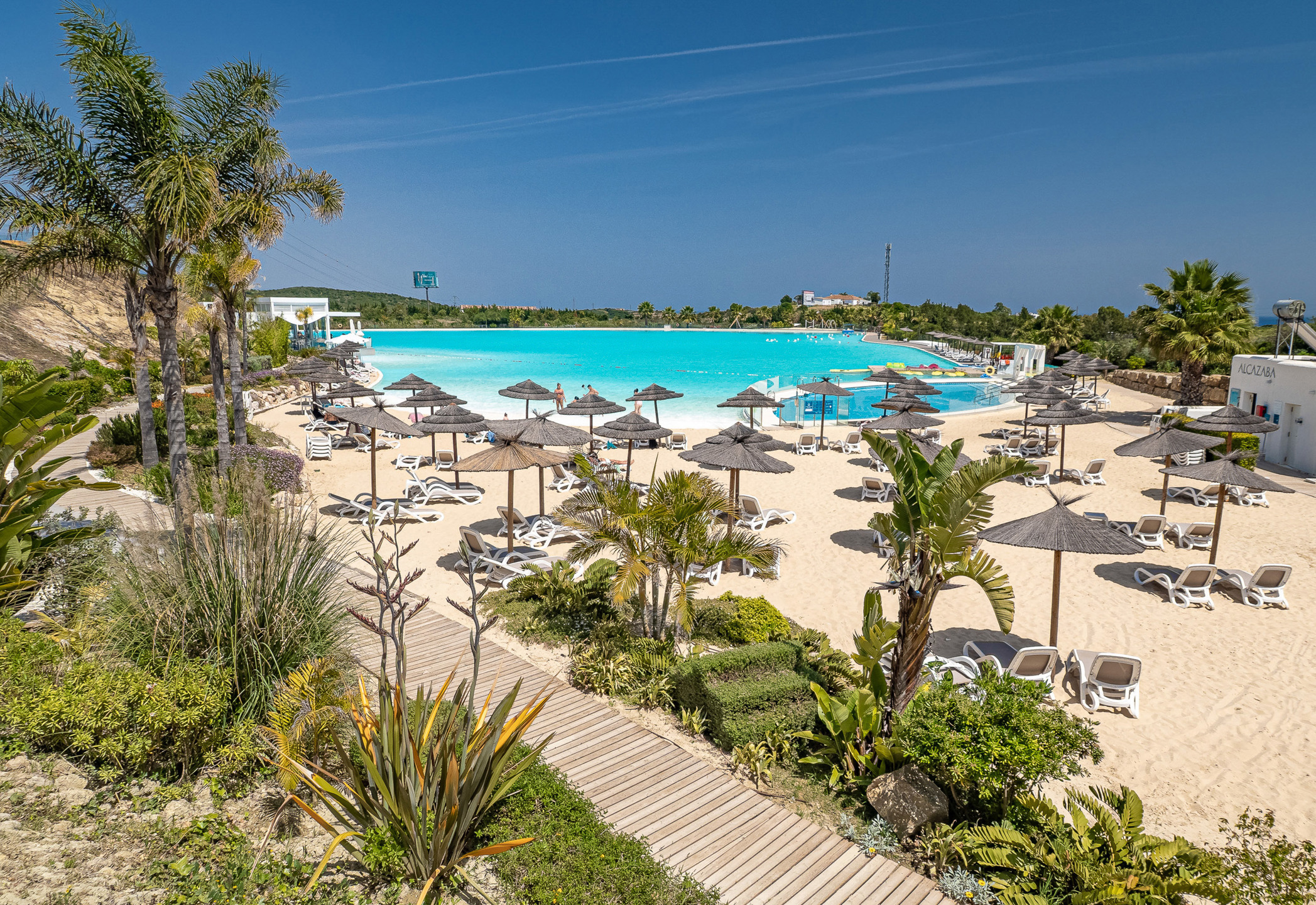 Rez-de-chaussée contemporain avec jardin et vues nature, à deux pas du Crystal Lagoon à Casares Costa, Espagne